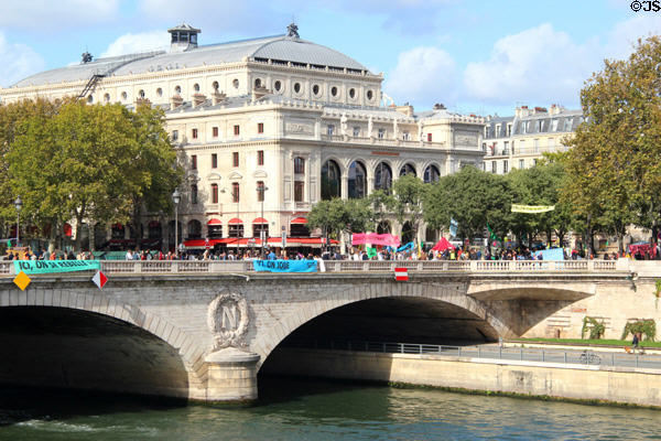 Théâtre de la Ville over Napoleonic bridge crossing River Seine. Paris, France.