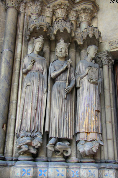 King & queen carved on pillar at Saint-Germain-l'Auxerrois. Paris, France.