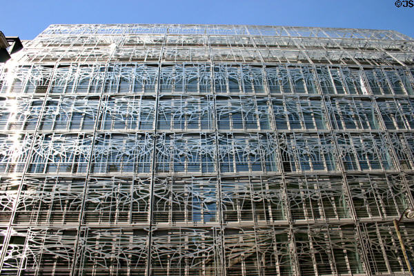 Silver Net on French Ministry of Culture (Rue Saint Honoré at Croix des Petits Champs). Paris, France.