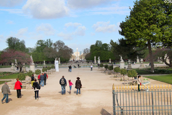 Sculpture lined path through Tuileries Garden. Paris, France.