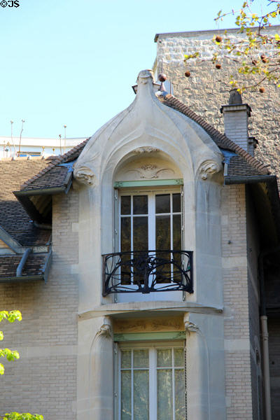 Art Nouveau gable at Villa Deron-Levent (1905-8) (8 villa de la Réunion). Paris, France. Architect: Hector Guimard.