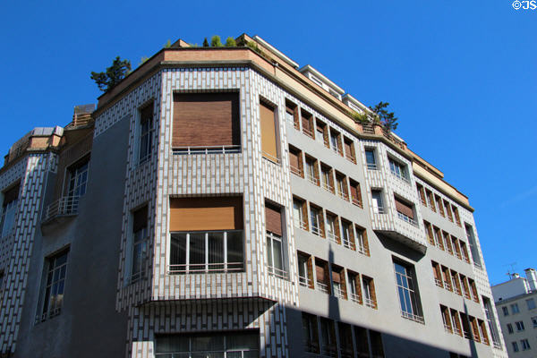 Studio Building (1926-8) (65 rue Jean de la Fontaine). Paris, France. Architect: Henri Sauvage.