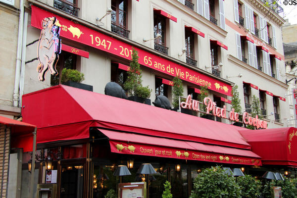 Au Pied de Cochon - Pig's Foot - Restaurant with pig figures. Paris, France.