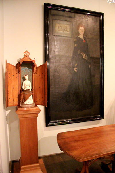 Mme Dagny Björnson Sautreau portrait (1902) by Théophile-Alexanre Steinlen beside "Paix au foyer" sculpture (1900) by Jean Dampt & Clément Heaton at Museum of Decorative Arts. Paris, France.