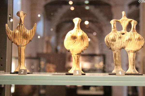 Mycenaean terracotta psi (ψ) & phi (φ) figurines (c1600-1050 BCE) from Greek mainland at Louvre Museum. Paris, France.