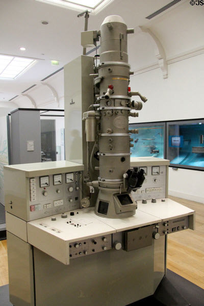 Siemens transmission electron microscope (1973) at Arts et Metiers Museum. Paris, France.