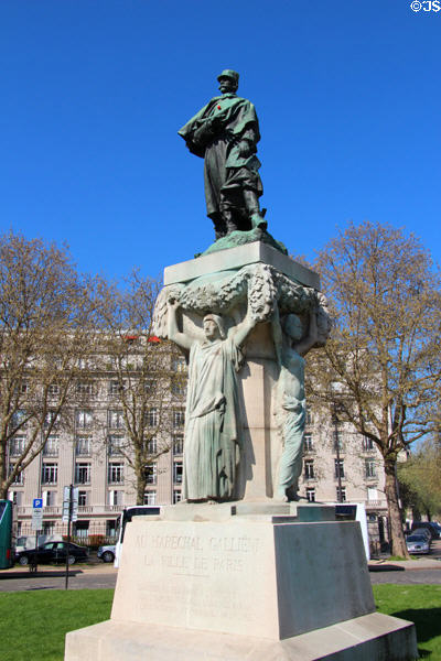 Monument to WWI Marshal Joseph Gallieni at Les Invalides. Paris, France.