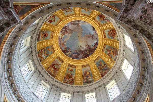 Grand Dome over Napoleon I tomb at Les Invalides. Paris, France.