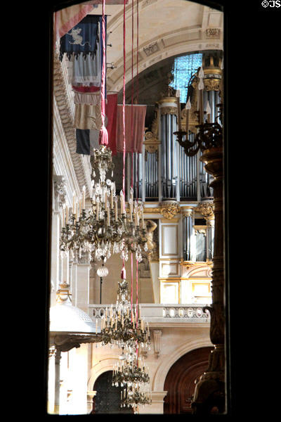 Organ in veterans' Cathédrale Saint-Louis-des-Invalides at Les Invalides. Paris, France.
