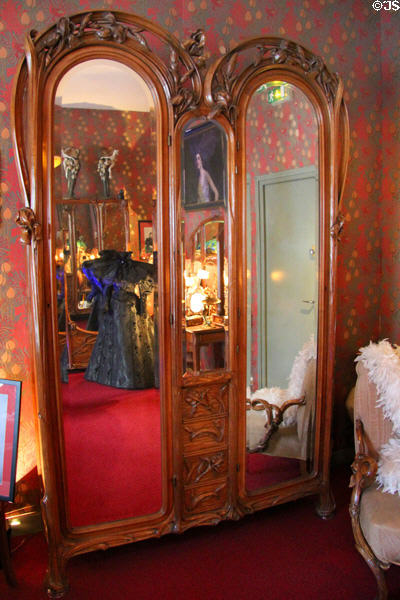 Art Nouveau mirrors at Maxim's Art Nouveau Collection 1900. Paris, France.