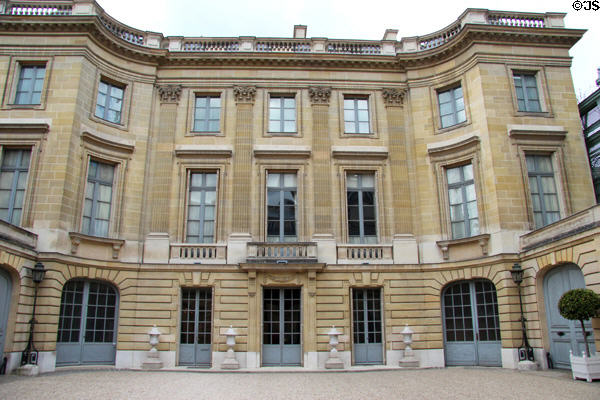 Mansion (1911) which houses Nissim de Camondo Museum of 18thC furniture & decorative arts, part of MAD (Musée des Arts Décoratifs). Paris, France. Architect: René Sergent.