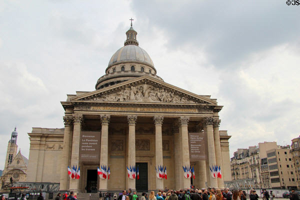 Pantheon national Mausoleum (originally built as church of Sainte Genevieve) (1758-90). Paris, France. Architect: Jacques-Germain Soufflot & Jean-Baptiste Rondelet.