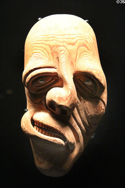 Ammassalimiut mask (1934) by Nuka Uuttuaq from Greenland at Musée du quai Branly. Paris, France.