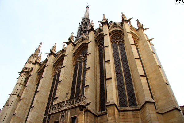 Gothic walls of St Chapelle. Paris, France.
