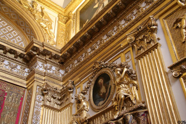 Room decor in King's bedroom at Versailles Palace. Versailles, France.