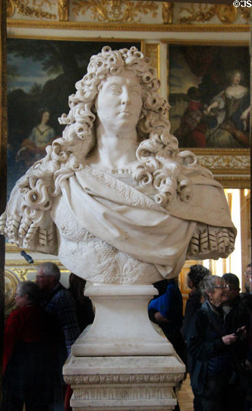Bust of Louis XIV (1678-81) by Antoine Coysevox at Versailles Palace. Versailles, France.