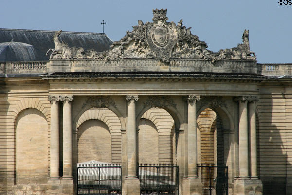 Archway & pillars of Grand Stables at Château de Chantilly. Chantilly, France.