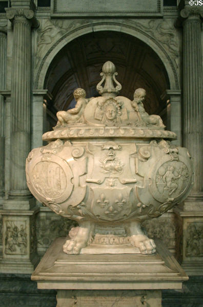 Funeral urn of King François I (1556) by Pierre Bontemps at St-Denis Basilica. St Denis, France.