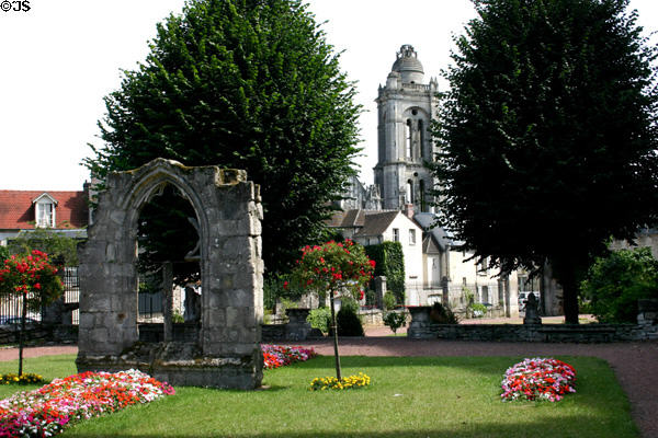 Garden in old town Senlis with remnant of a church ruin. Senlis, France.