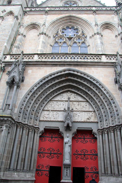 Cathedrale Saint Pierre (1450). Vannes, France. Style: Gothic.