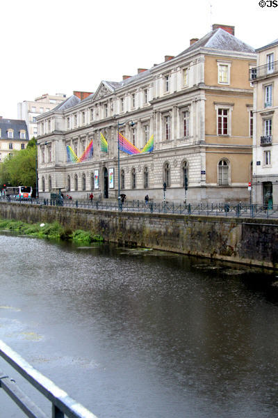 Museum of Fine Arts of Rennes (Musée des beaux-arts de Rennes) in neoclassical building (1855) over river. Rennes, France.