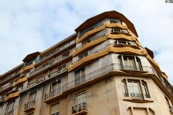 Corner view of Art Deco La Maison Bleue. Angers, France.