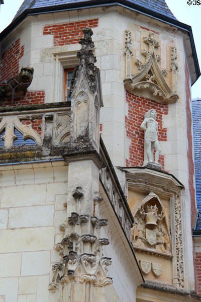 Detail of decorative carvings on octagonal tower of Château de Clos Lucé. Amboise, France.