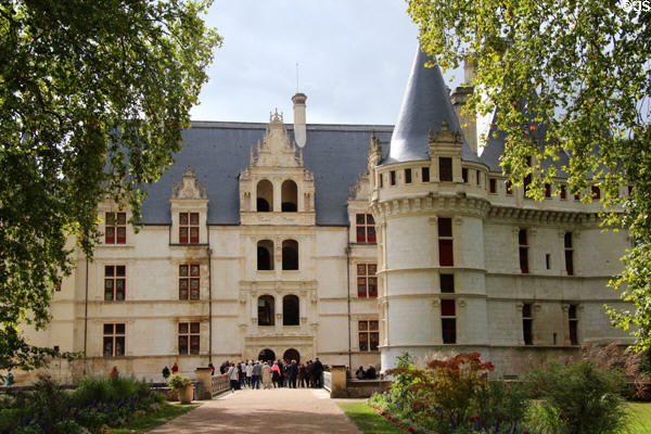 Entrance to Château d'Azay-le-Rideau. Azay-le-Rideau, France.