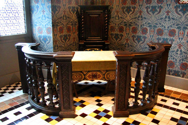 Barrier, table & throne such as used by Henri III to keep courtiers away while he ate at Blois Chateau. Blois, France.