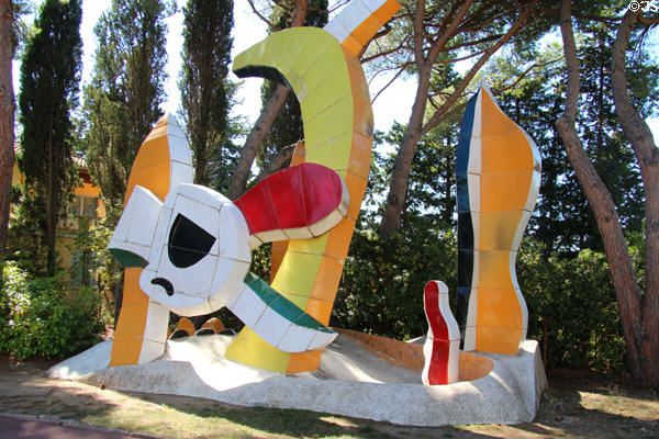 Sculpture in garden of Musée National Fernand Léger. Biot, France.