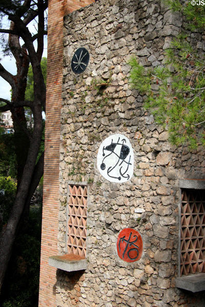 Miró mosaics in Miró Labyrinth at Fondation Maeght. St Paul de Vence, France.