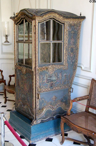 Sedan chair at Musées des Arts Décoratifs. Lyon, France.