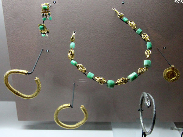 Roman gold, jade & silver jewelry from Vaise treasure horde (end 3rdC) at Gallo Roman Museum. Lyon, France.