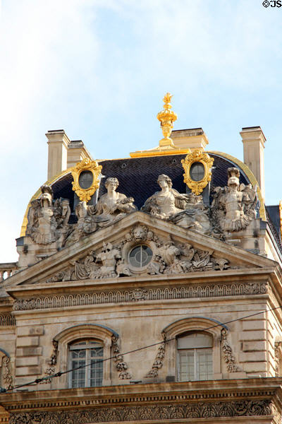 Detail of Jules Hardouin-Mansart's roofline for Lyon City Hall at Place des Terreaux. Lyon, France.