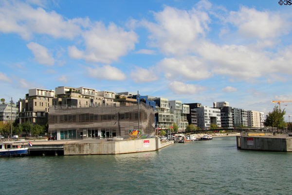 MJC Captaincy youth centre (2013) (28 quai Rambaud) with residences on Quai Antoine Riboud beyond in Confluence district. Lyon, France. Architect: MTa.