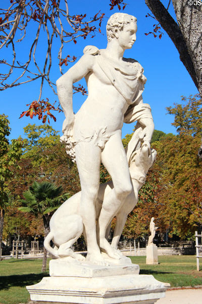 Statuary in Jardin de la Fontaine. Nimes, France.