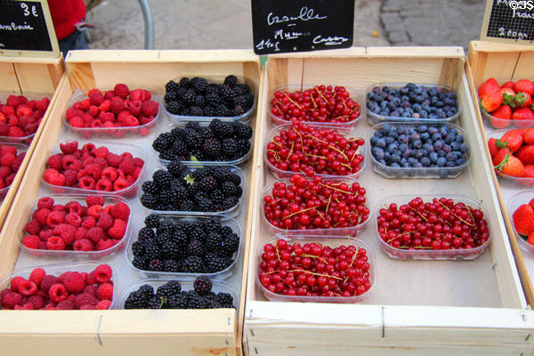 Berries at vegetable market. Aix-en-Provence, France.