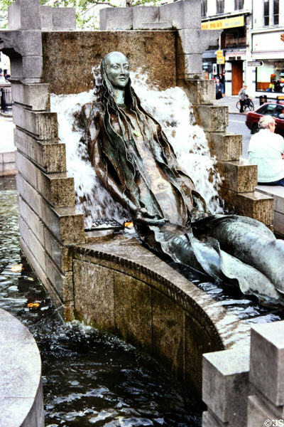 Anna Livia (River Liffey) sculpture (1988) by Éamonn O'Doherty when it was formerly on O'Connell Street. Dublin, Ireland.
