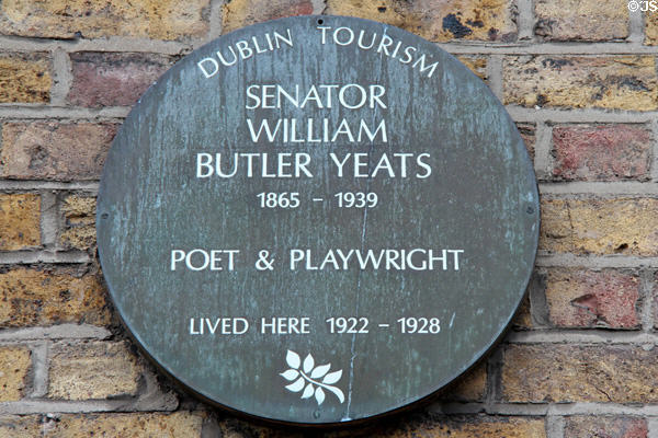 Plaque on Georgian house (1922-28) of Poet & Playwright Senator William Butler Yeats at Merrion Square. Dublin, Ireland.