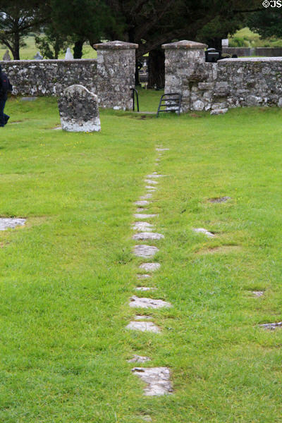 Ancient east-west path using natural geological feature elevated above Irish bogs which crosses a north-south River Shannon at Clonmacnoise, making it an important site. Ireland.