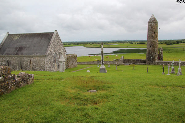 McCarthy's Round tower beside River Shannon at Clonmacnoise. Ireland.