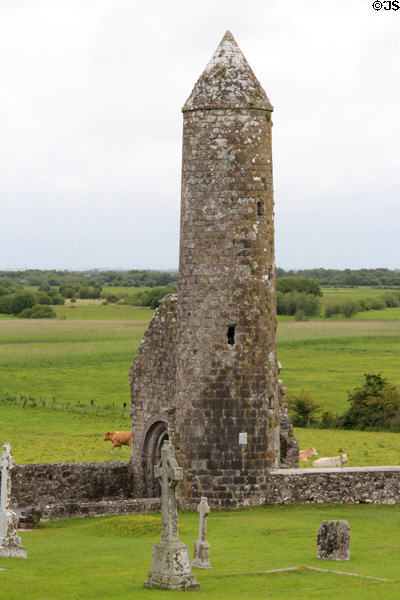 McCarthy's Round tower at Clonmacnoise. Ireland.