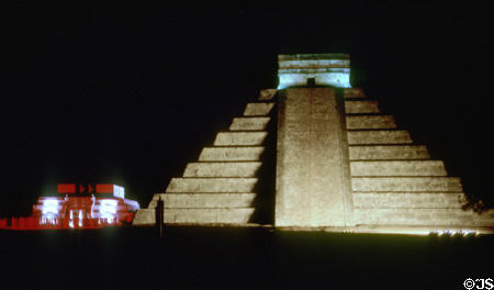 Evening sound & light show at pyramids of Chichén Itzá. Mexico.