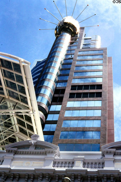 Majestic Centre (1991) (29 floors) mixes old & modern elements. Wellington, New Zealand. Architect: Jack Manning.