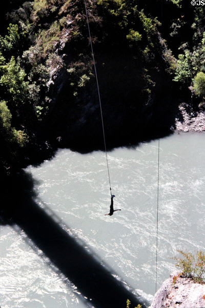 Bungy jumping from Kawarau suspension bridge. New Zealand.