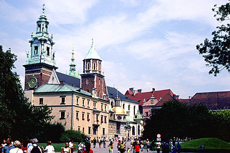 Wawal grounds with Cathedral (c 1320-64), Krakow. Poland.