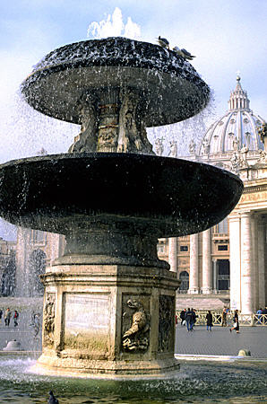 Fountain in Piazza San Pietro, Vatican. Vatican City.