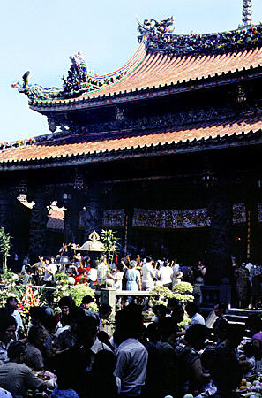 Crowd gathers at Lungshan Temple, Taipei. Taiwan.