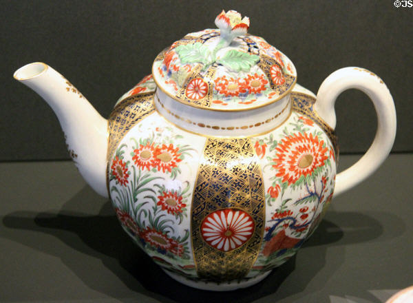 Painted porcelain teapot with Chinese motifs (c1770) from Worcester, England at National Museum of Scotland. Edinburgh, Scotland.