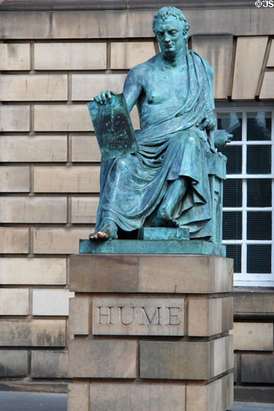 Philosopher David Hume (1711-76) statue (1995) by Sandy Stoddart in front of High Court of Justiciary building. Edinburgh, Scotland.